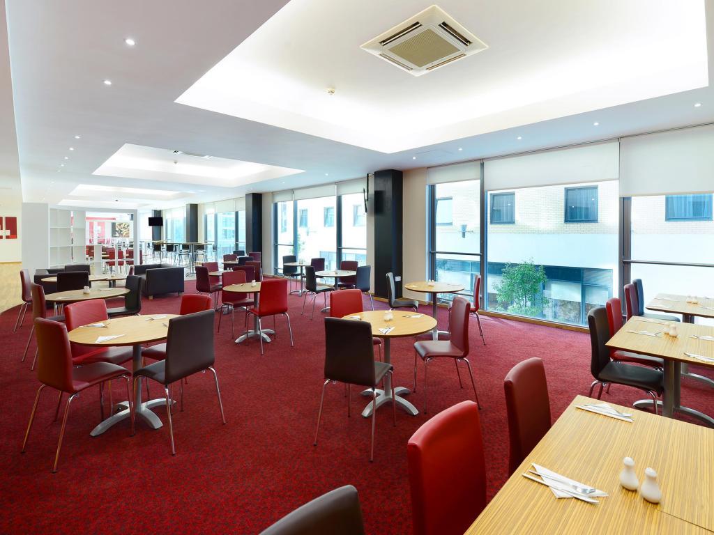 Ramada Encore มิลตันคีนส์ ภายนอก รูปภาพ