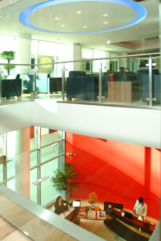 Ramada Encore มิลตันคีนส์ ภายนอก รูปภาพ